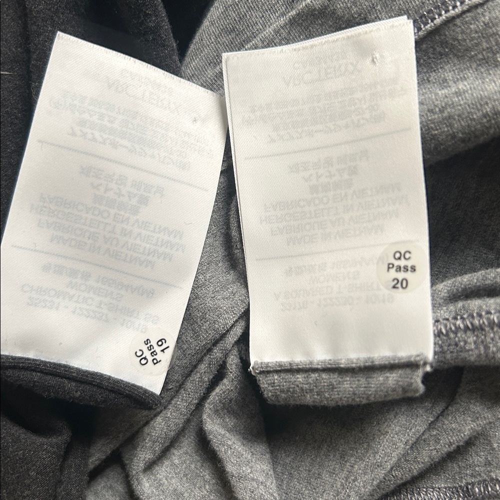 2 Arc’teryx Women’s Tee Shirts Size Medium - Picture 10 of 11
